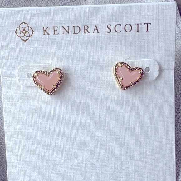 Kendra Scott Ari Heart Gold Stud Earrings - Picture 2 of 3